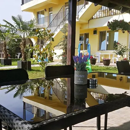 Santa Maria بيت ضيافة 3*